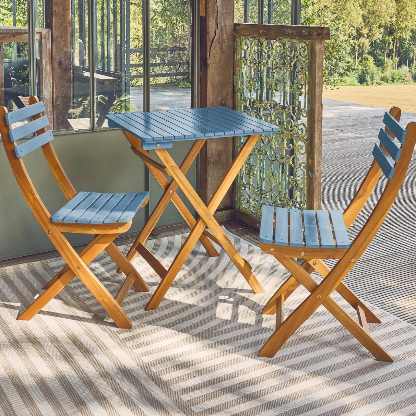 Mesa de jardín de madera de acacia con 2 sillas plegables