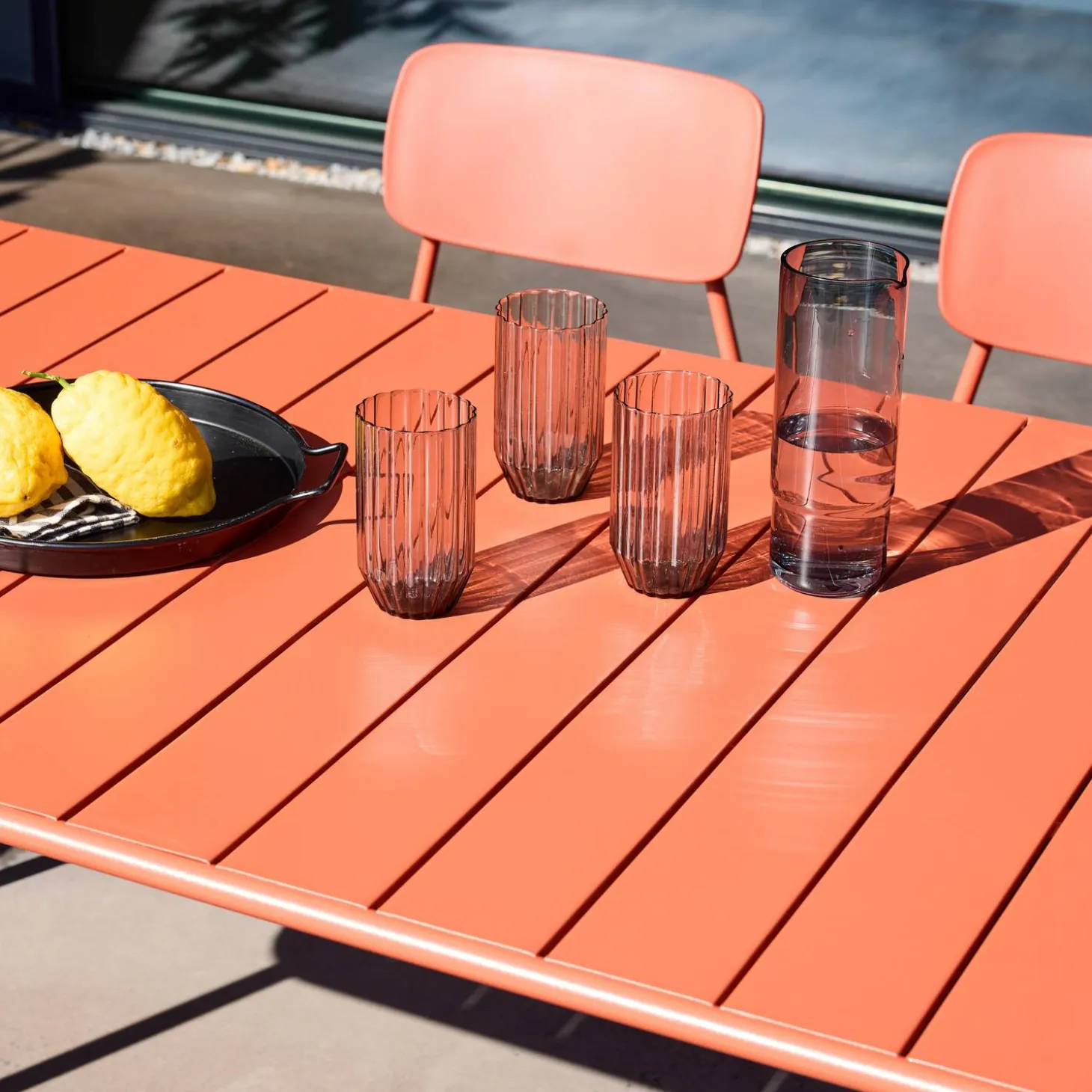 Mesa de jardín de metal con 6 sillas