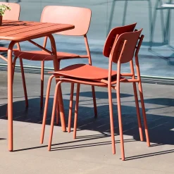 Mesa de jardín de metal con 4 sillas