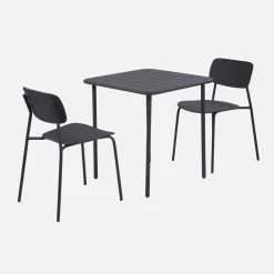 Mesa de jardín de metal con 2 sillas