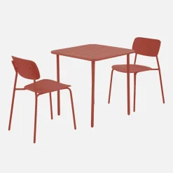 Mesa de jardín de metal con 2 sillas
