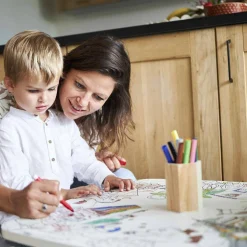 Mesa infantil para colorear