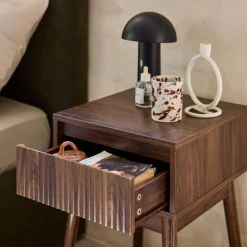 Mesita de noche con efecto madera, 1 cajón