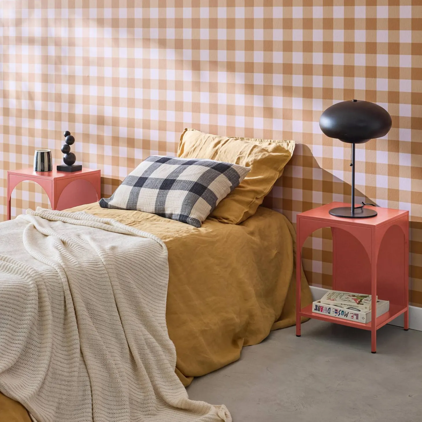 Mesita de noche de estilo industrial