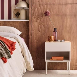 Mesita de noche de metal y decoración de madera 1 cajón