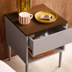 Mesita de noche de metal y decoración de madera 1 cajón
