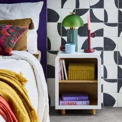 Mesita de noche efecto madera, 2 nichos