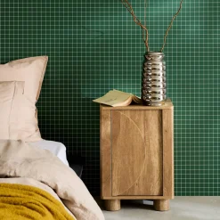 Mesita de noche efecto madera de mango con 1 puerta reversible