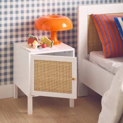 Mesita de noche infantil en madera blanca y efecto bastón