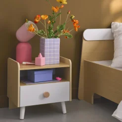 Mesita de noche infantil efecto madera, blanca