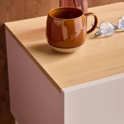 Mesitas de noche de metal y decoración de madera,1 puerta, 1 nicho, set de 2