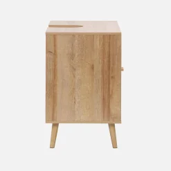 Mueble bajo lavabo decorado en madera y caña