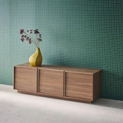 Mueble de TV con decoración de madera y 3 puertas, 140cm