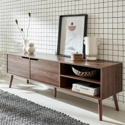 Mueble TV en acabado estilo nogal con 2 puertas, 160cm