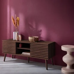 Mueble TV escandinavo 2 puertas con decoración madera acanalada, 120cm