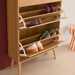 Mueble zapatero de madera de nogal con 3 puertas