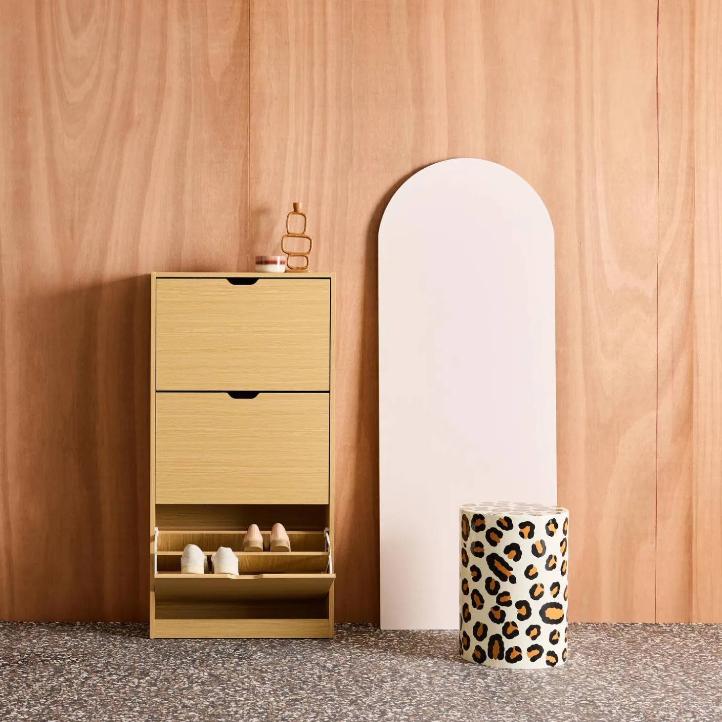 Mueble zapatero decorativo de madera con 3 cajones
