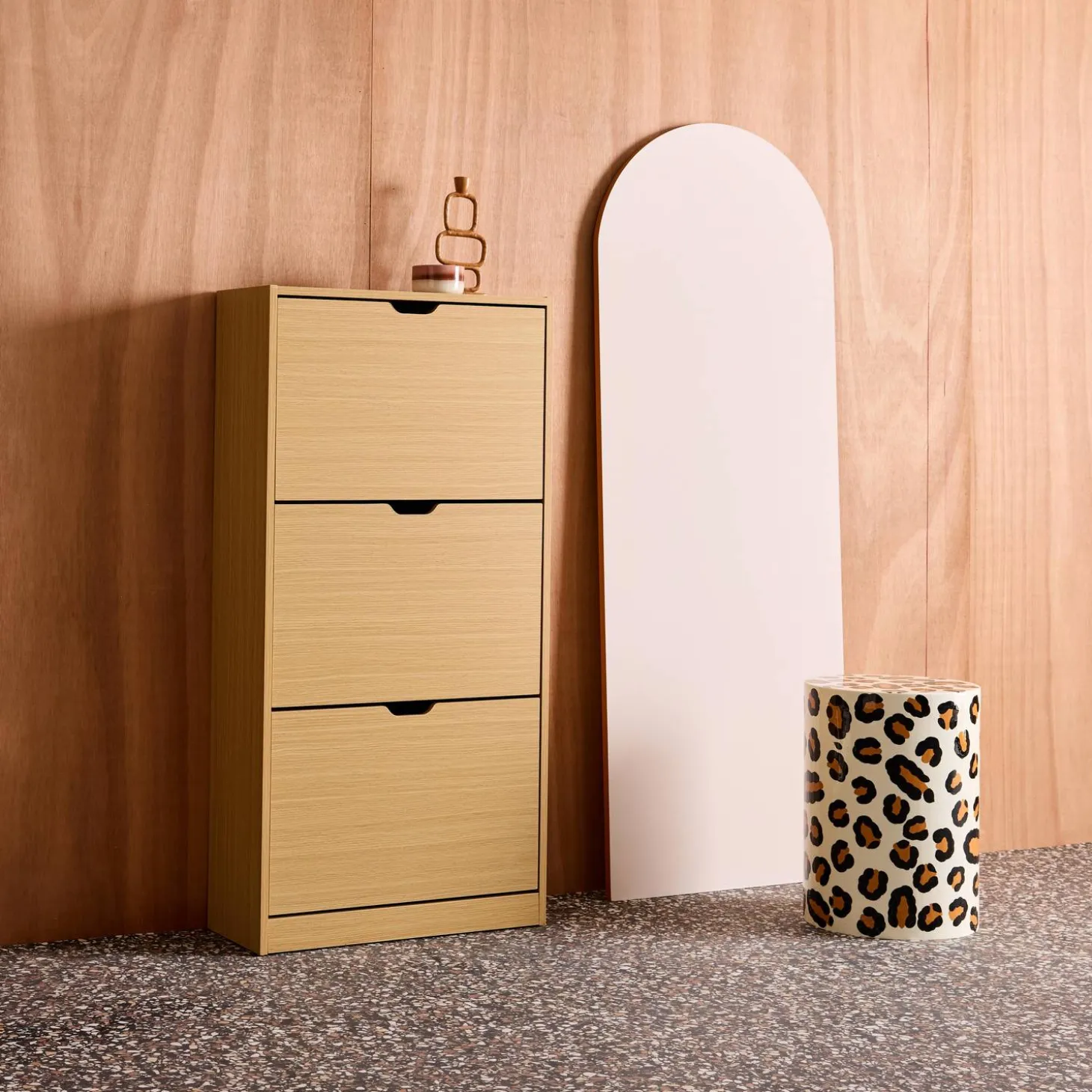 Mueble zapatero decorativo de madera con 3 cajones