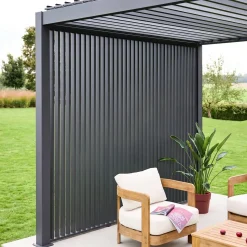 Pérgola bioclimática de aluminio 3x4m + 3 persianas verticales 1m