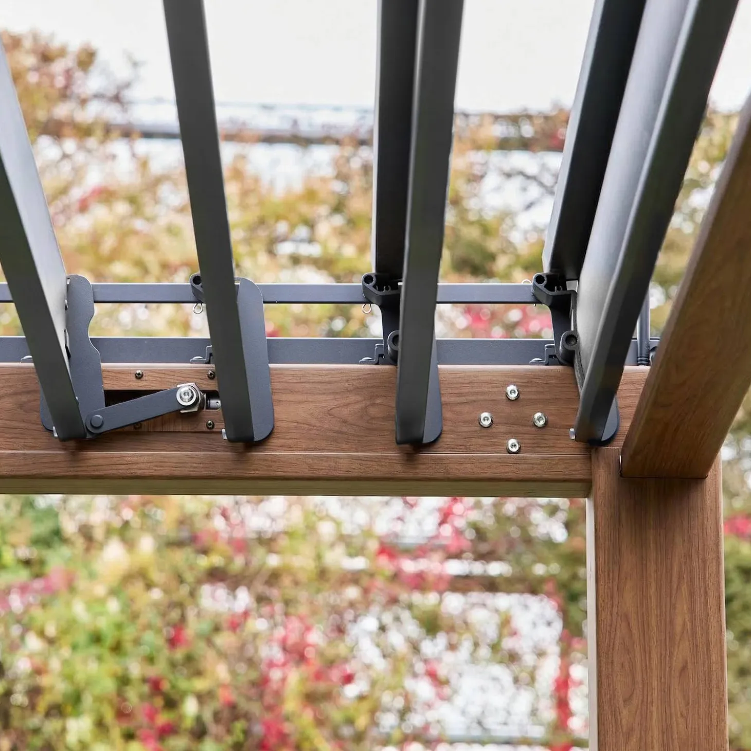 Pérgola bioclimática 3x4m de aluminio con lamas orientables