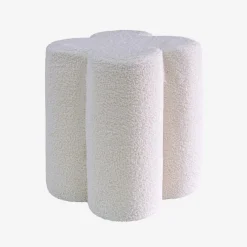 Puff en forma de trébol con tapizado de borreguito