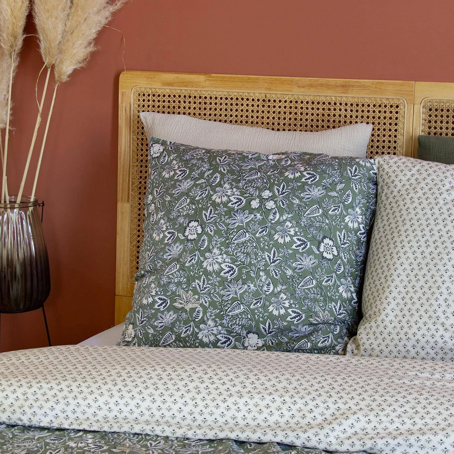 Ropa de cama de algodón y lyocell con estampado floral verde, 2 plazas