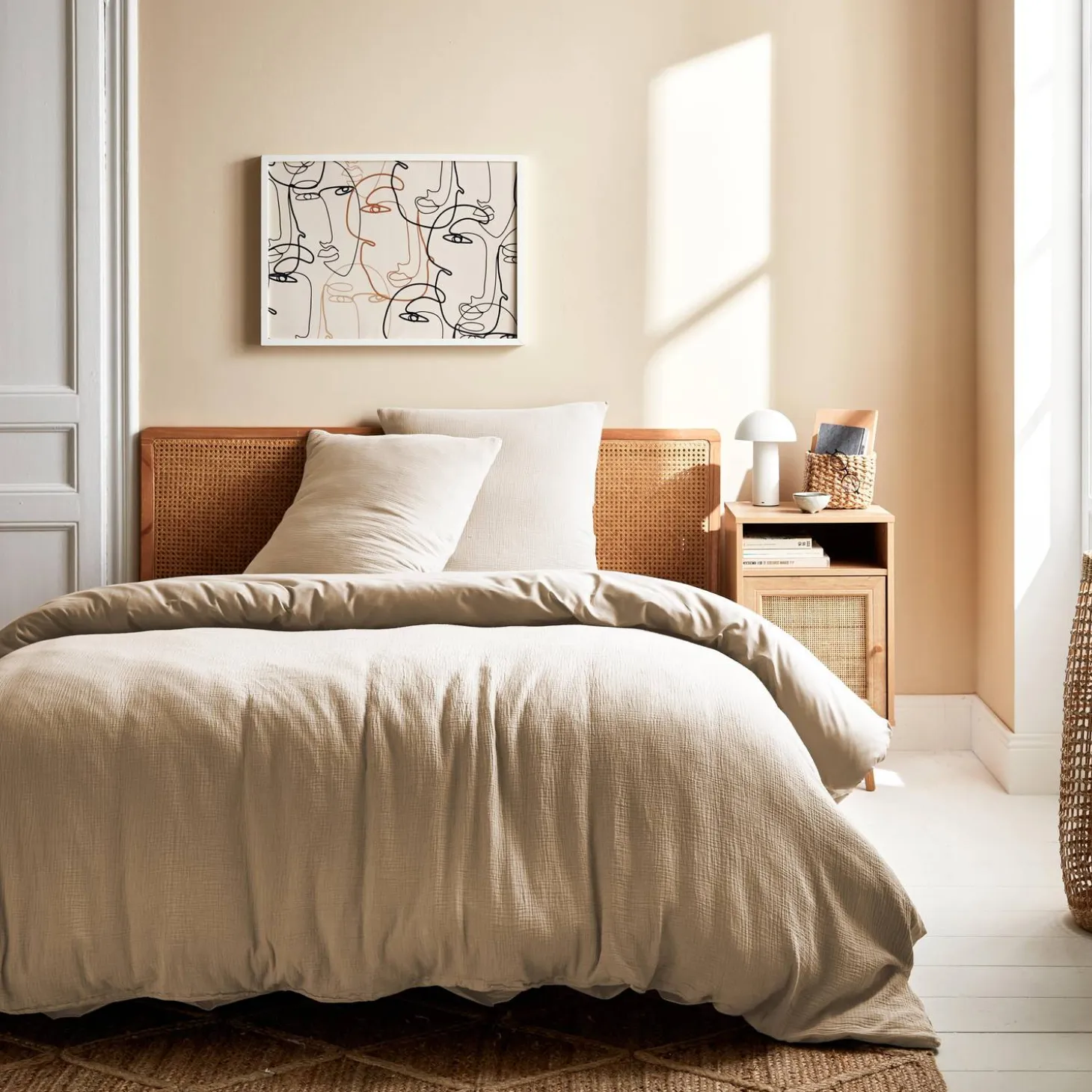 Ropa de cama de gasa y algodón beige