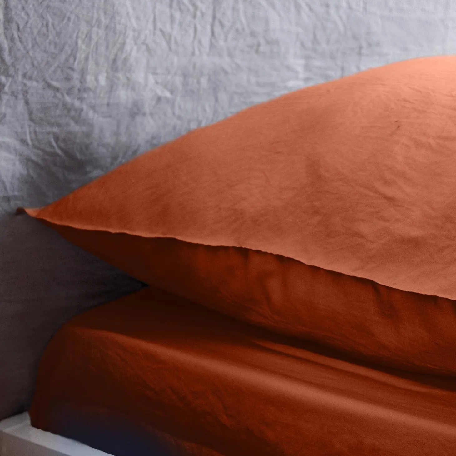 Ropa de cama de microfibra lavada color terracota, 2 plazas