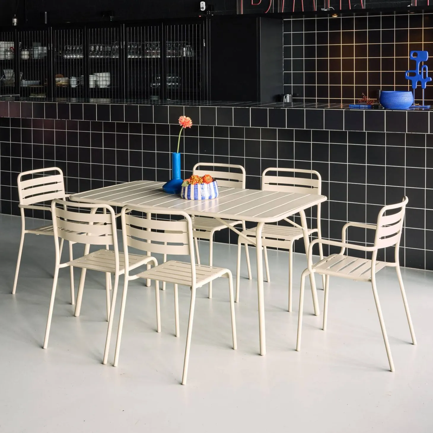 Set mesa de jardín bistró plegable de acero con 2 sillones y 4 sillas, 140cm