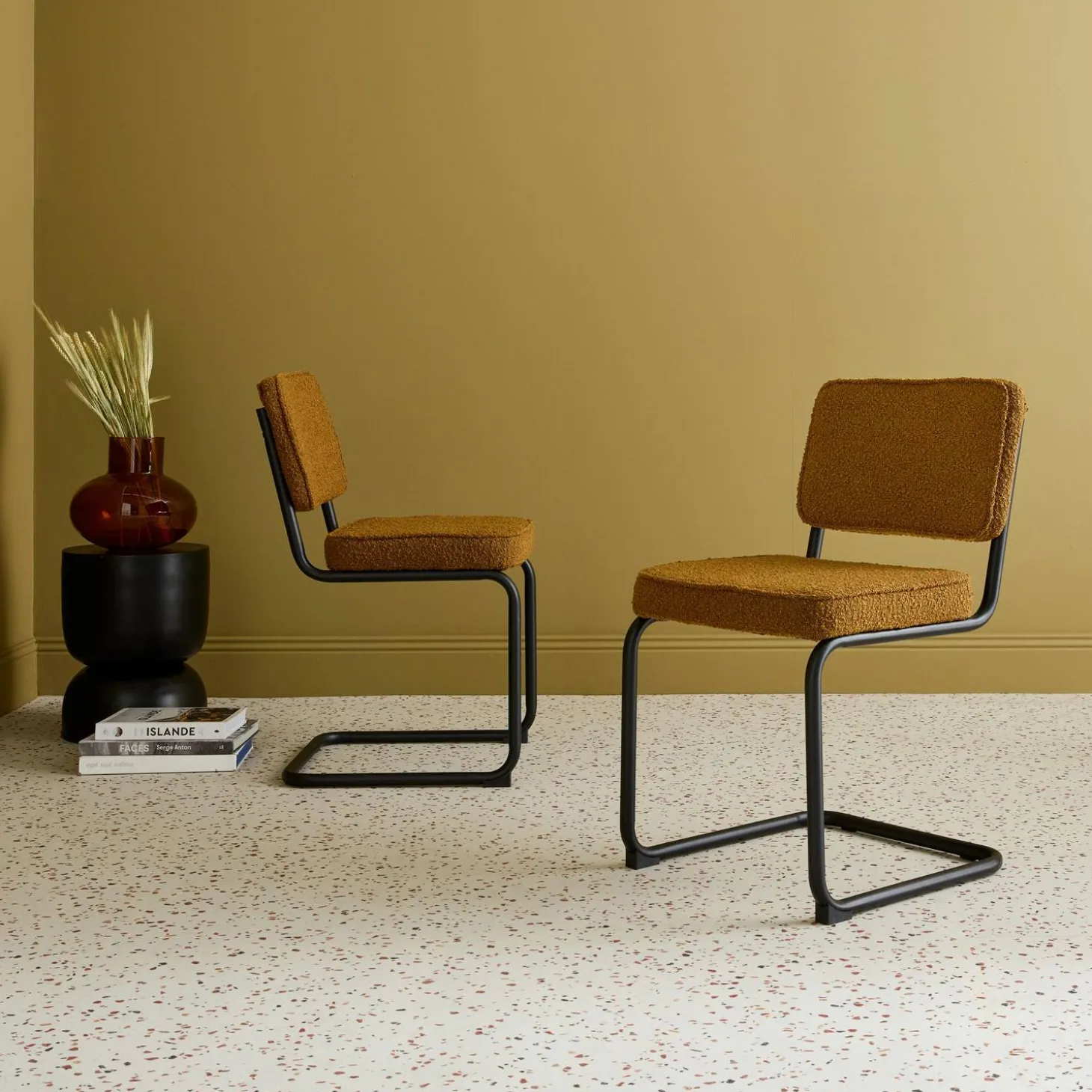 Silla cantilever de borreguito texturizado, set de 2