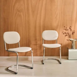 Silla cantilever redondeada de metal, tela chenille y patas cromadas ,set de 2