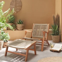 Silla de jardín de madera y cuerda con reposapiés