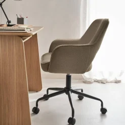 Silla de oficina con ruedas en borreguito y base negra
