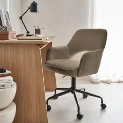 Silla de oficina con ruedas en borreguito y base negra