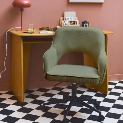 Silla de oficina con ruedas de pana fina y base negra