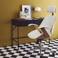 Silla de oficina con ruedas, madera curvada y acabado en polipiel