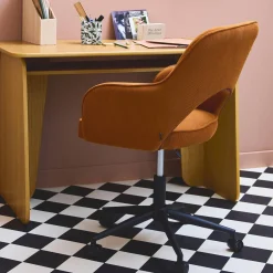 Silla de oficina con ruedas de pana fina y base negra
