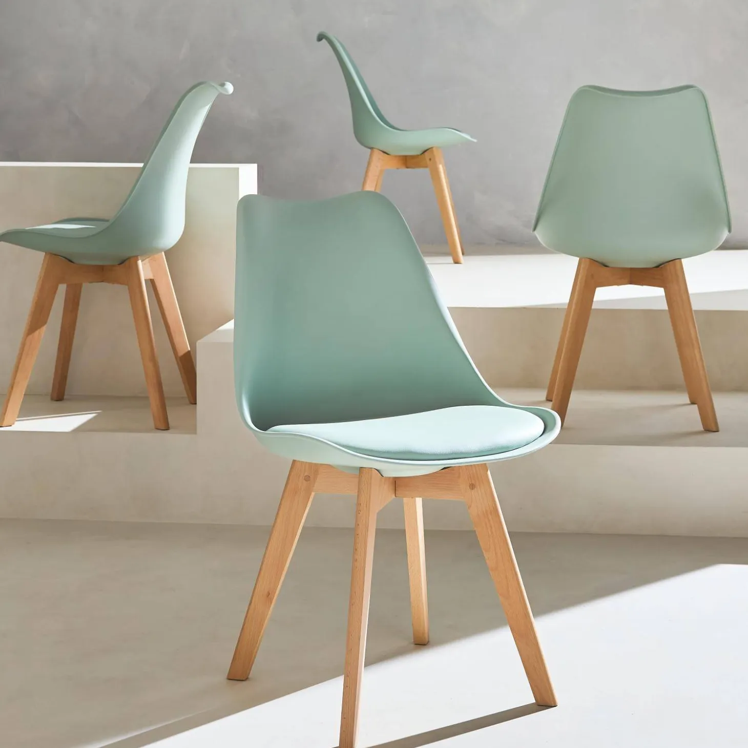Silla escandinava con patas de madera de haya, set de 4