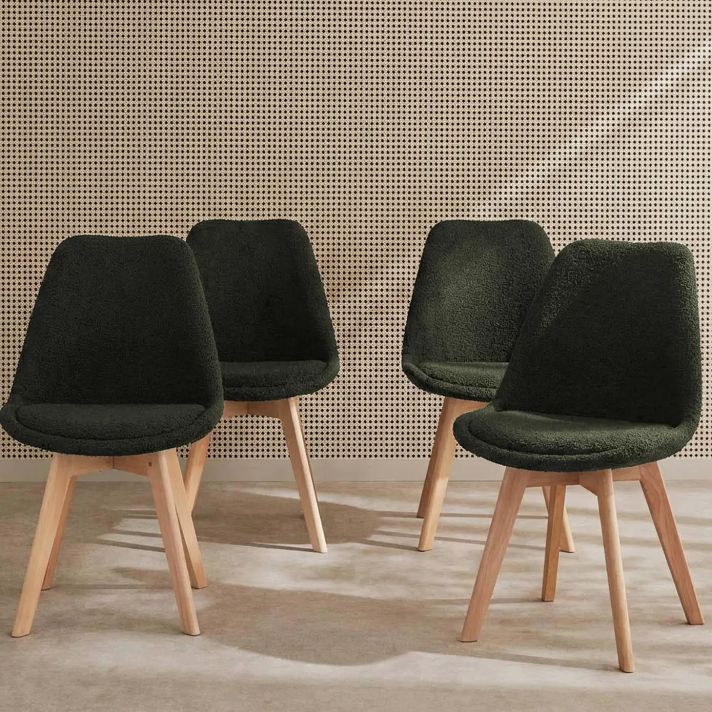 Silla escandinava de madera de haya y borreguito, set de 4