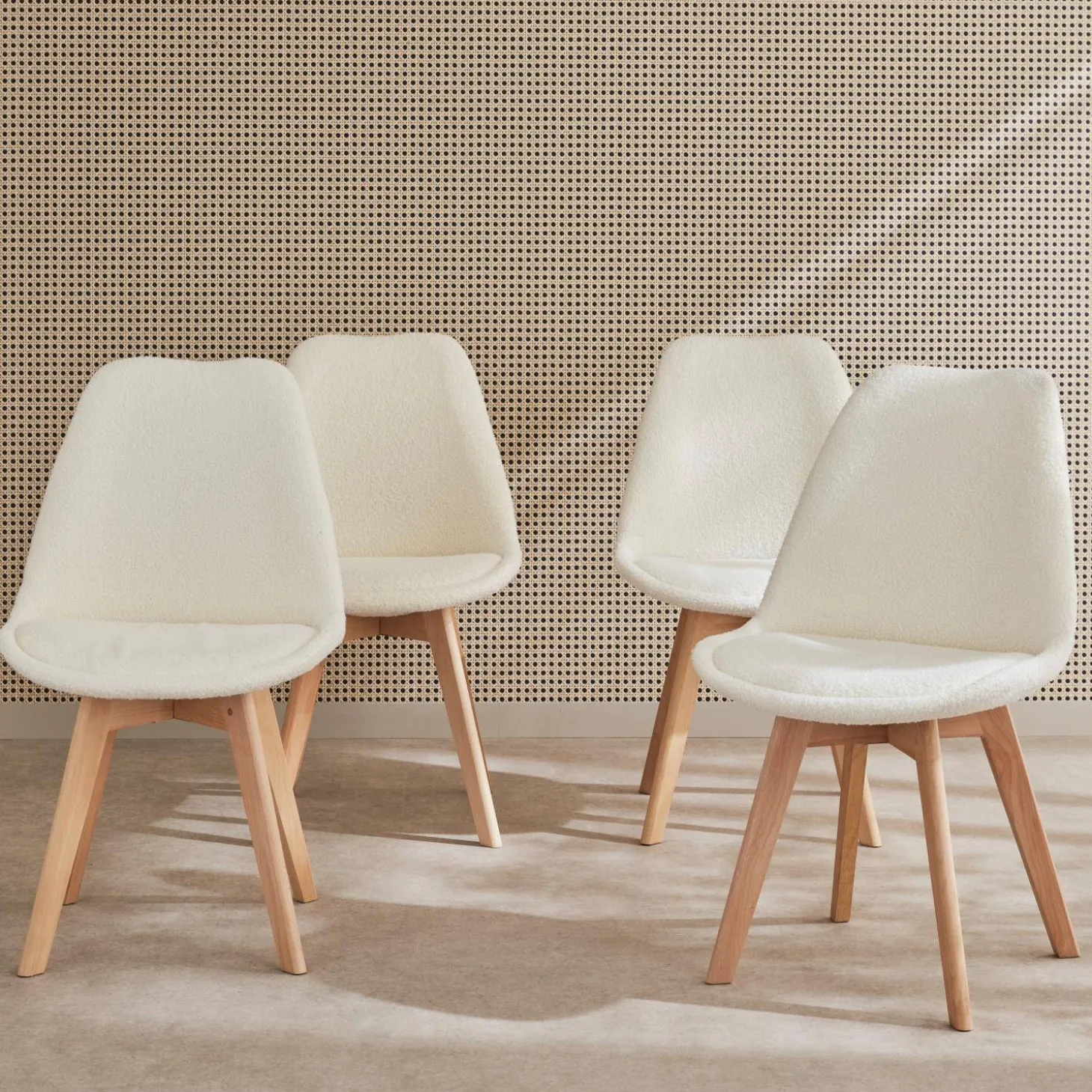 Silla escandinava de madera de haya y borreguito, set de 4