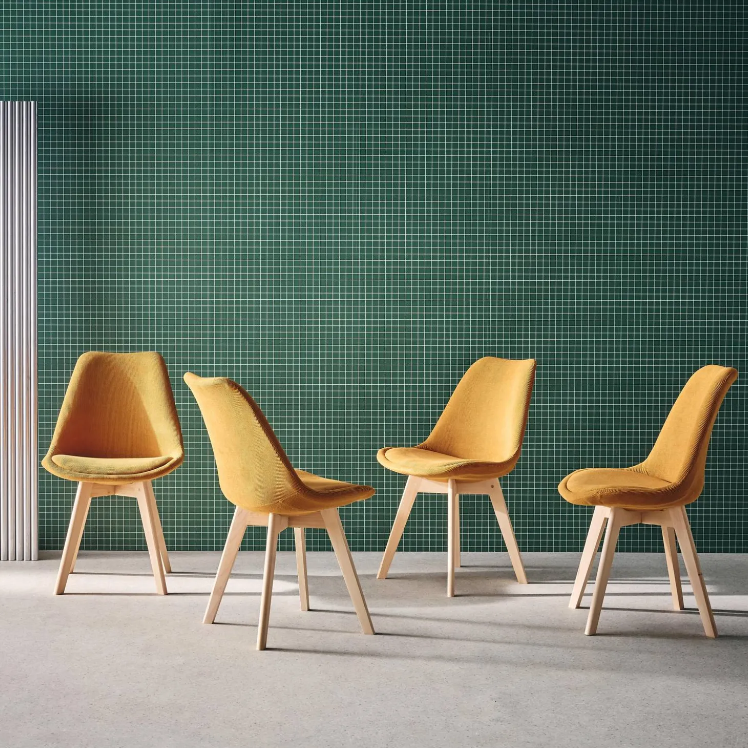 Silla escandinava de madera de haya y pana fina, set de 4