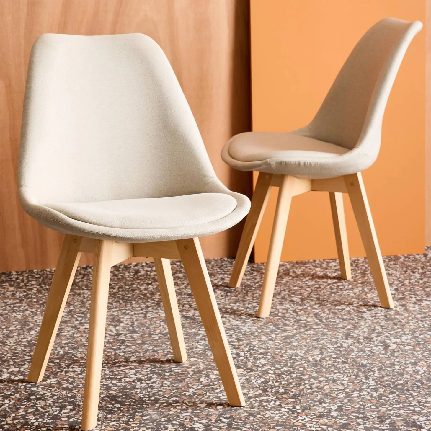 Silla escandinava de madera de haya y tela simple, set de 4