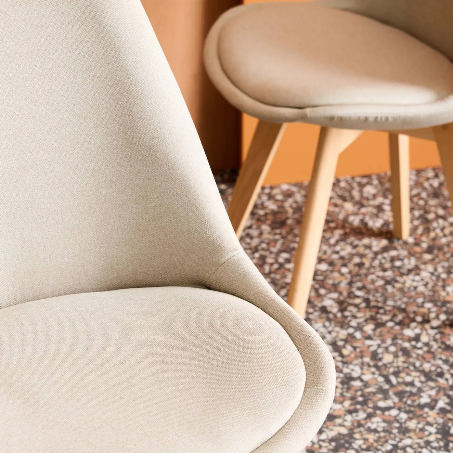 Silla escandinava de madera de haya y tela simple, set de 4