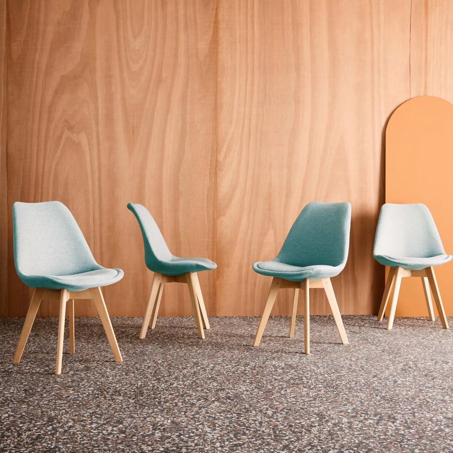 Silla escandinava de madera de haya y tela simple, set de 4