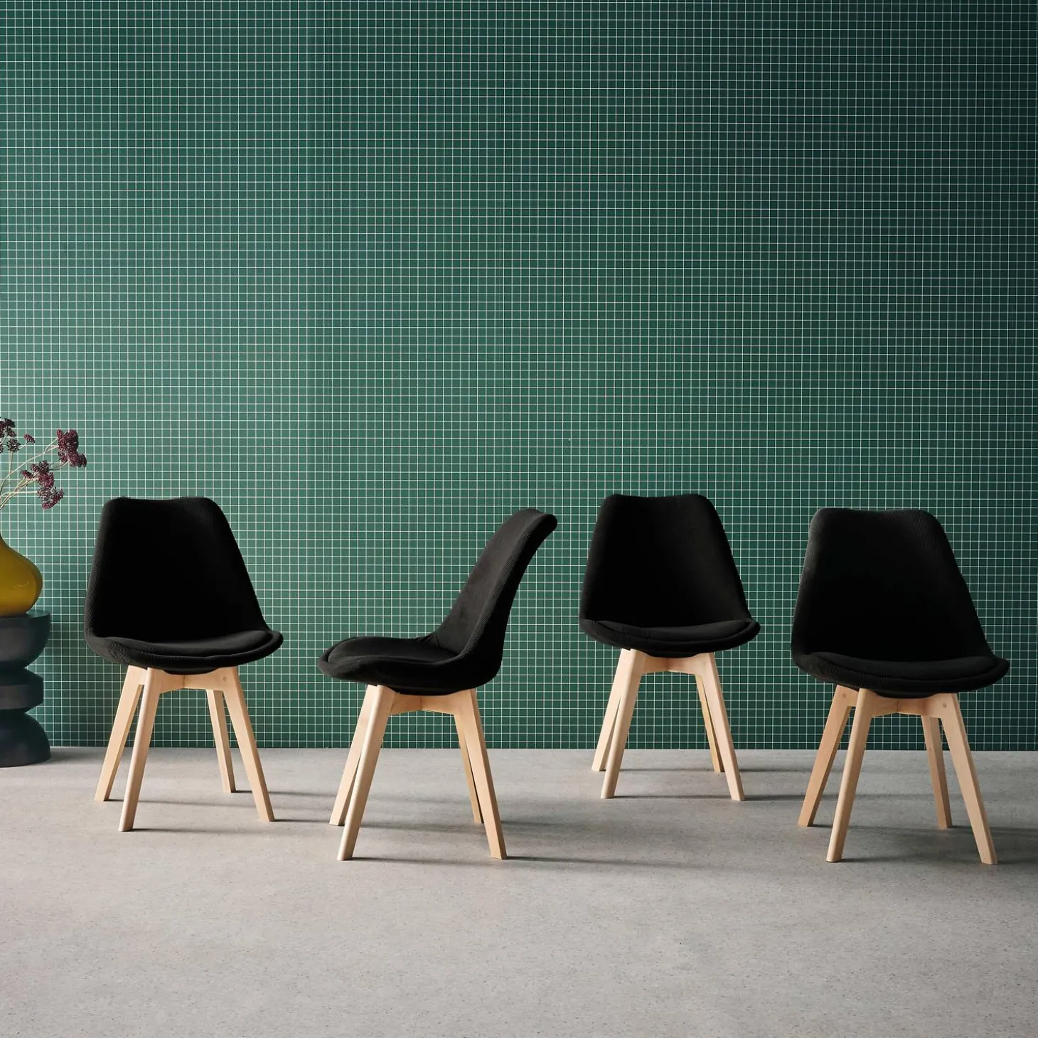Silla escandinava de madera de haya y pana fina, set de 4