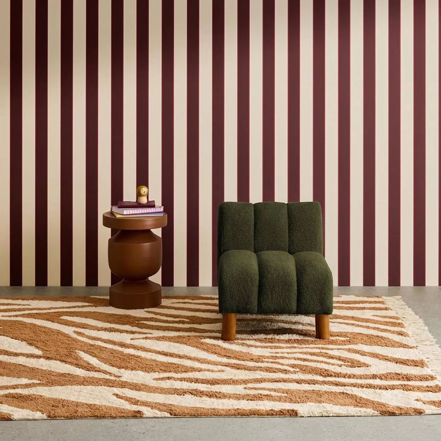 Silla infantil de madera de hevea y borreguito