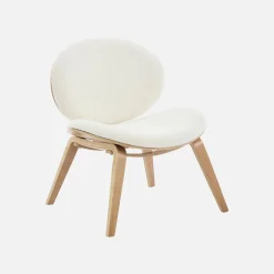 Sillón de madera curvada y borreguito