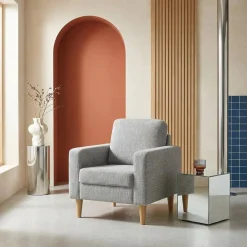 Sillón de madera de hevea y tela de chenilla