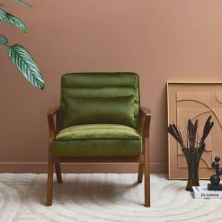 Sillón escandinavo de madera de hevea y terciopelo