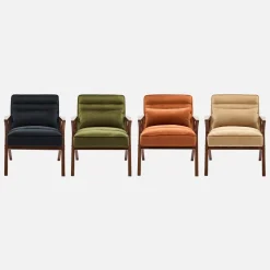 Sillón escandinavo de madera de hevea y terciopelo